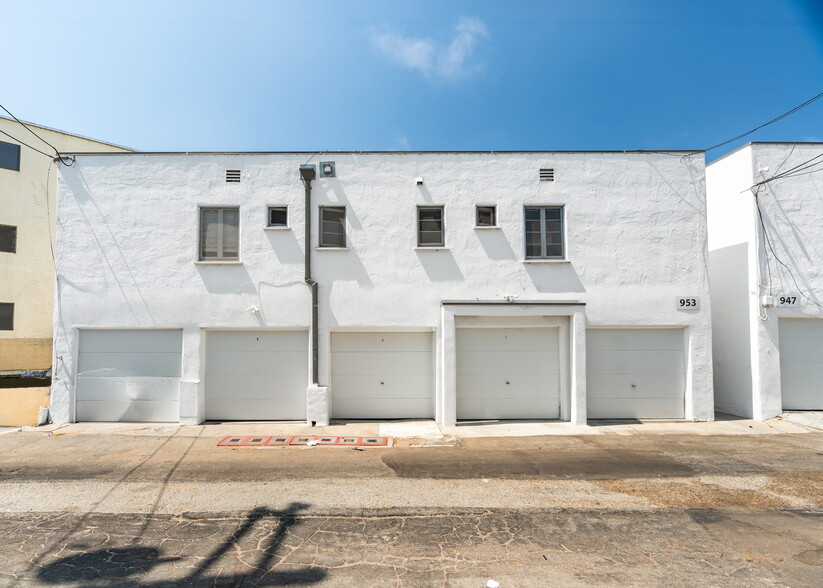 More Photos Of 947-953 11th St, Santa Monica Apartments For Sale