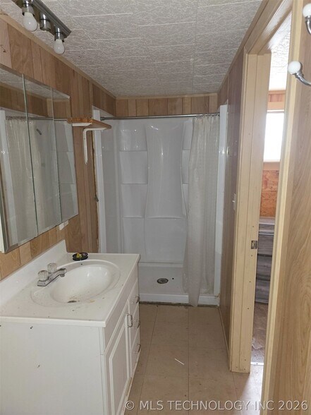 More Photos Of 5268 S Highway 377, Kingston Bar For Sale