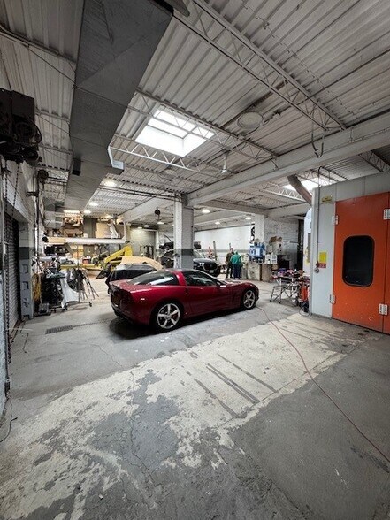 More Photos Of 248 Winthrop Ave, Westbury Auto Repair For Sale