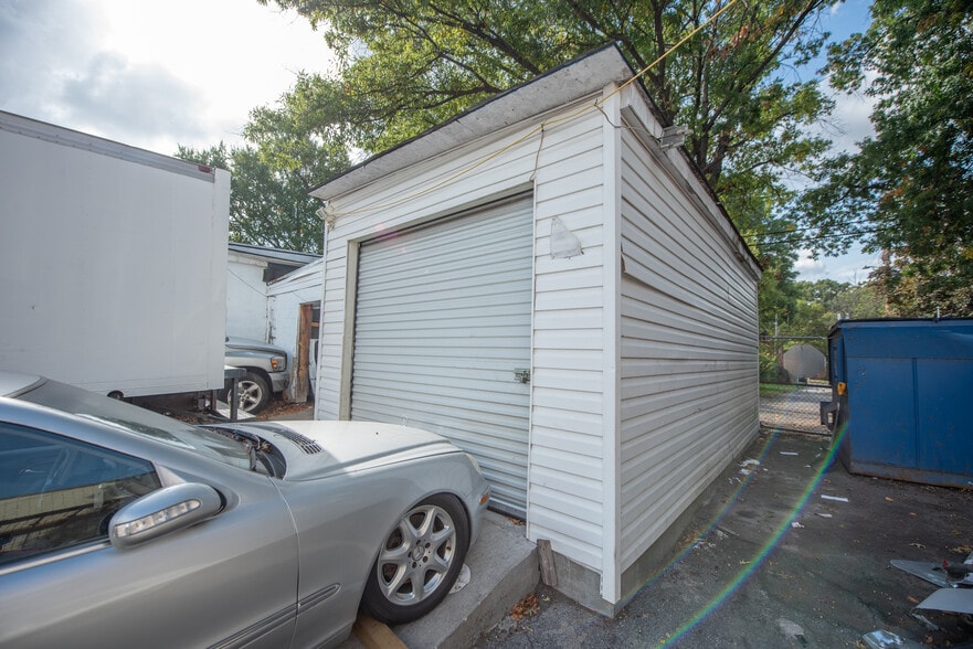 More Photos Of 2838 Bladensburg Rd NE, Washington Service For Lease