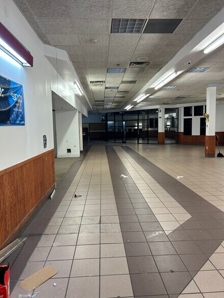 More Photos Of 118 Grant St, Buffalo Storefront Retail Office For Lease