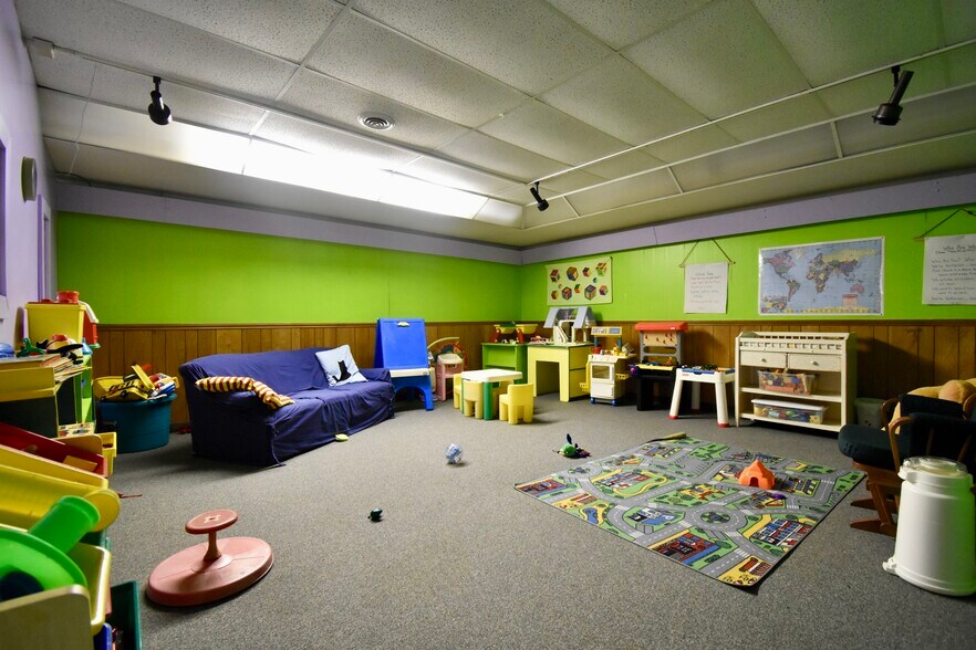 More Photos Of 10441 Shaver Rd, Portage Religious Facility For Lease