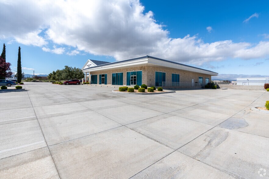 More Photos Of 42455 10th St W, Lancaster Office For Lease