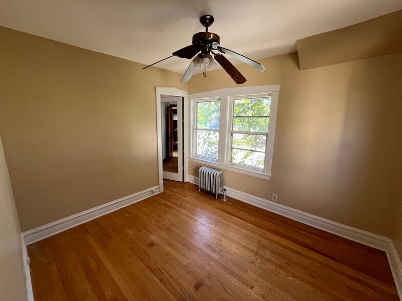 More Photos Of 4929 W Warwick Ave, Chicago Apartments For Sale