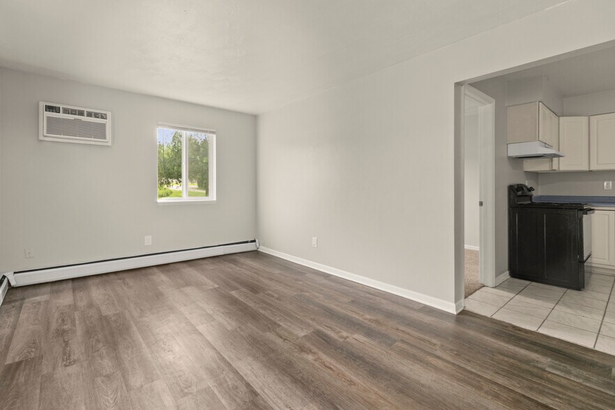 More Photos Of 8150 E Michigan Ave, Galesburg Apartments For Sale