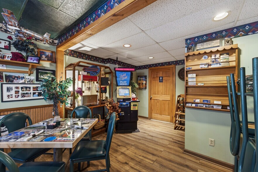 More Photos Of 2862 Guyanoga Rd, Branchport General Retail For Sale