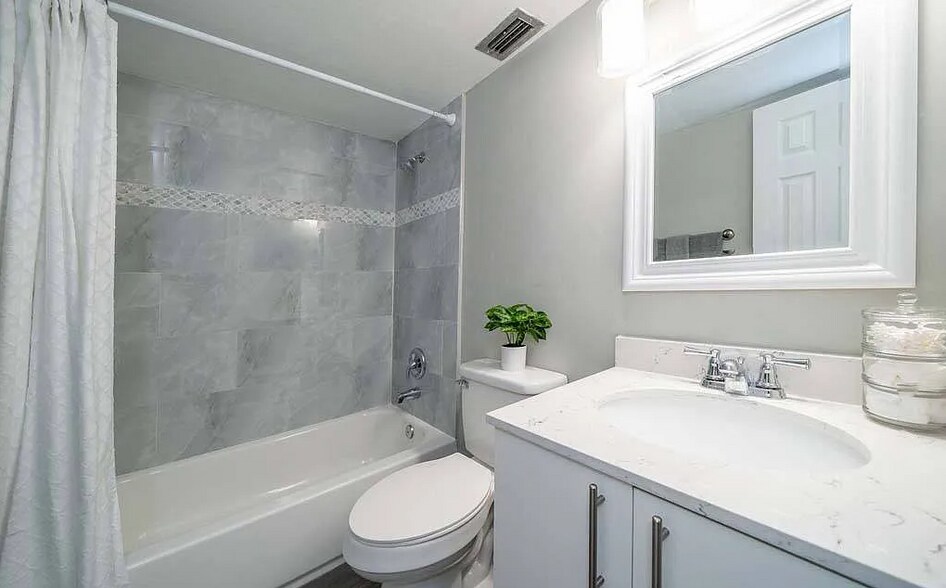 More Photos Of 3901 36th Ct, West Palm Beach Apartments For Sale