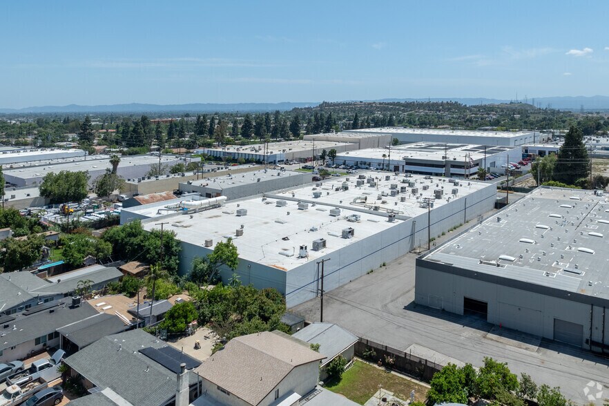 More Photos Of 12930 Bradley Ave, Sylmar Warehouse For Lease
