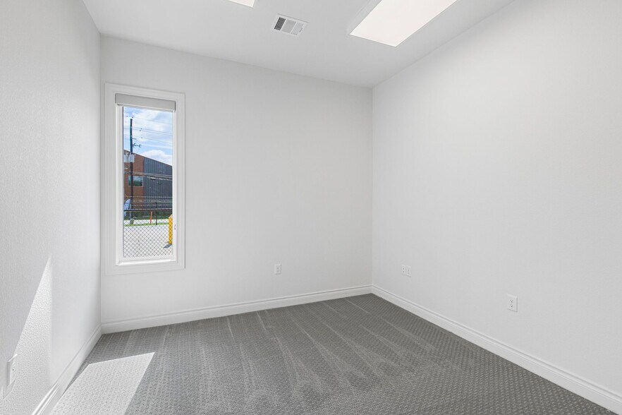 More Photos Of 7630 Dowdell Rd, Spring Office For Sale