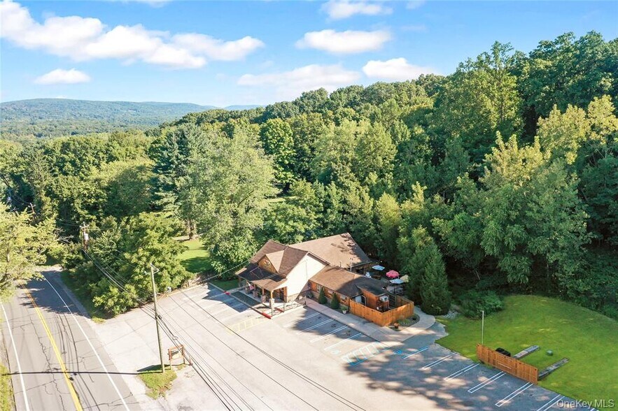 More Photos Of 809 Bloomingburg Rd, Bloomingburg Restaurant For Sale