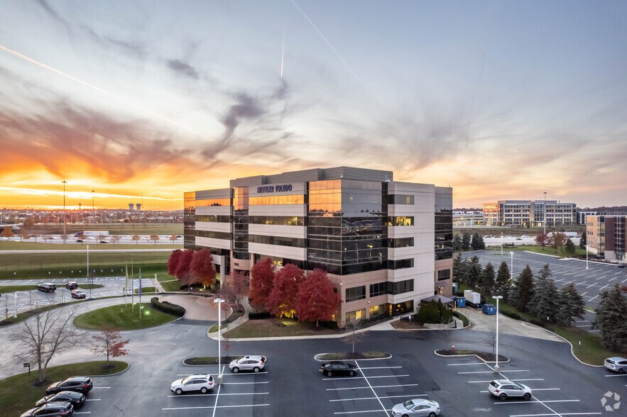 More Photos Of 1900 Polaris Pky, Columbus Office For Lease