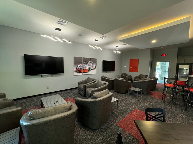 More Photos Of 15 Commerce St, Hawthorne Parking Garage For Sale