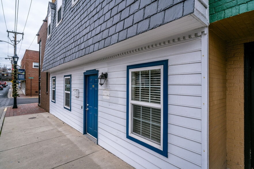 More Photos Of 110 N Wayne Ave, Waynesboro Office For Sale