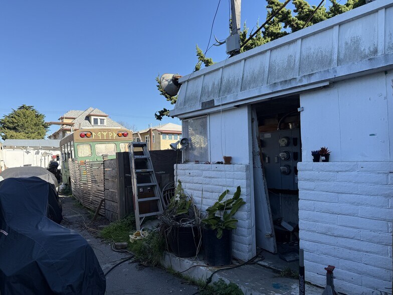 More Photos Of 3314 San Pablo Ave, Oakland Parking Lot For Sale