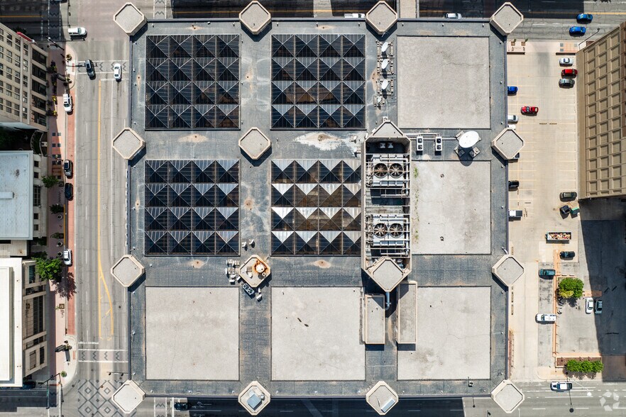 More Photos Of 100 N Broadway St, Wichita Office For Lease