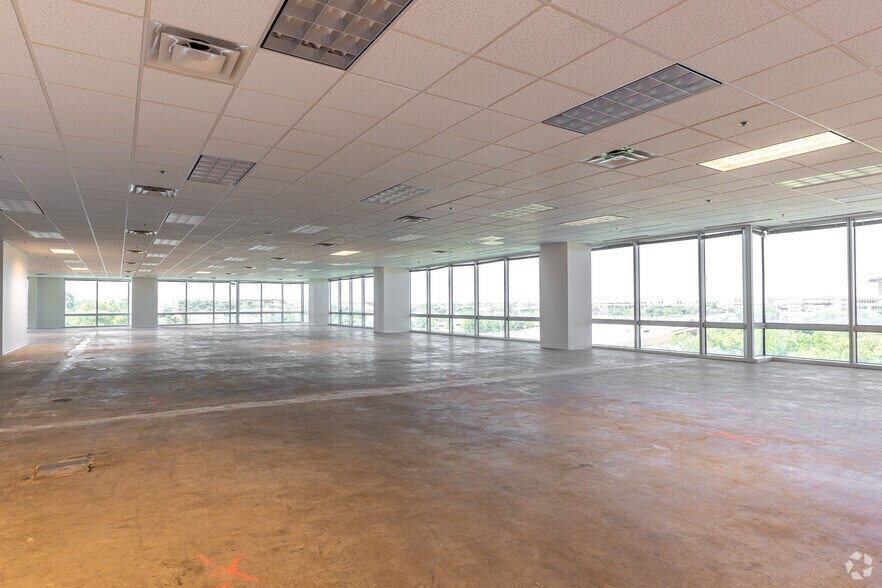 More Photos Of 2600 N Central Expy, Richardson Office For Lease
