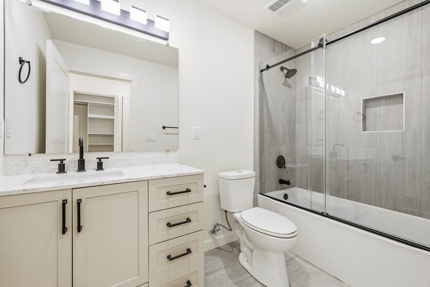 More Photos Of 22320 Itasca St, Chatsworth Apartments For Sale