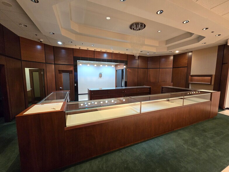 More Photos Of 621 SW Alder St, Portland Office For Lease