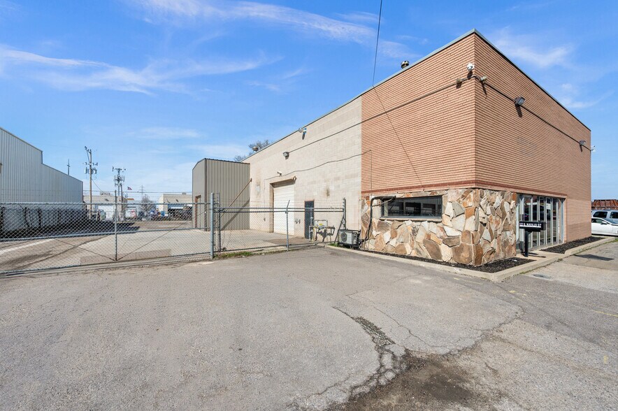 More Photos Of 122 Navajo St, Salt Lake City Manufacturing For Lease
