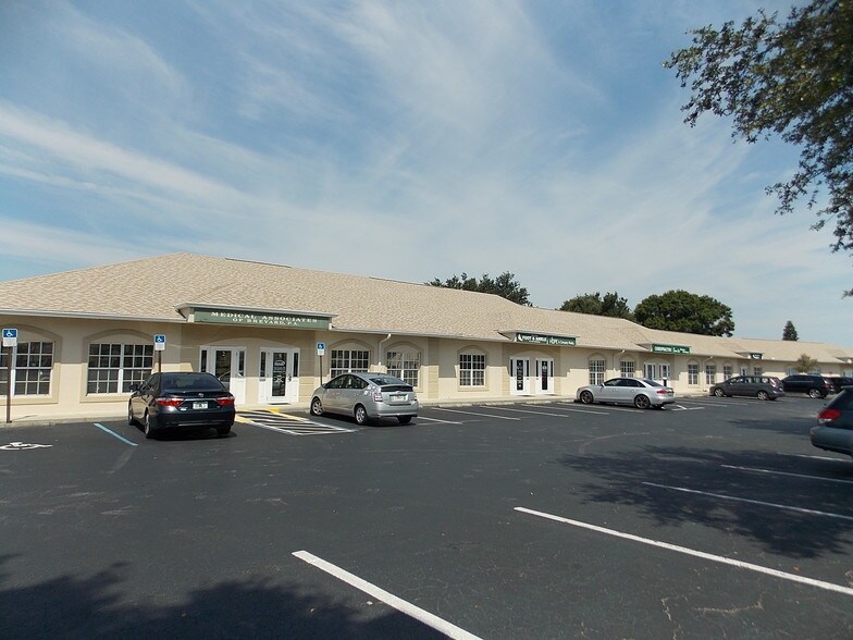 More Photos Of 6550 N Wickham Rd, Melbourne Office For Sale