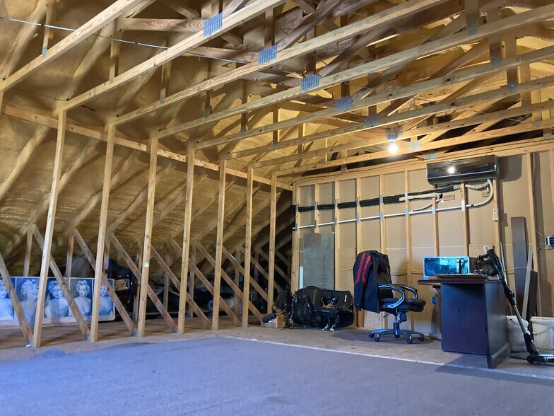 More Photos Of 905 Dundalk Ave, Baltimore Auto Dealership For Sale