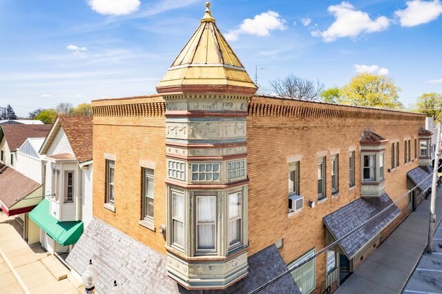 More Photos Of 200 W Lincoln St, Waterman Storefront Retail Residential For Sale