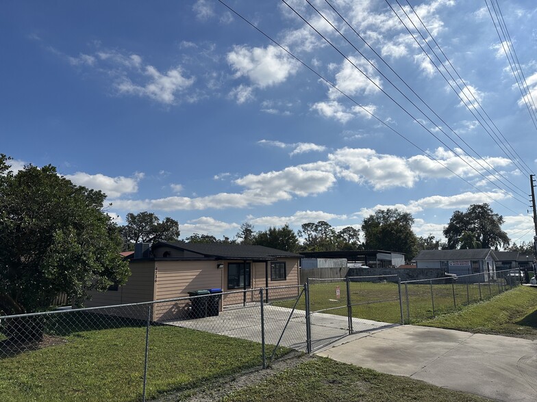 Primary Photo Of 4736 W Concord Ave, Orlando General Retail For Lease