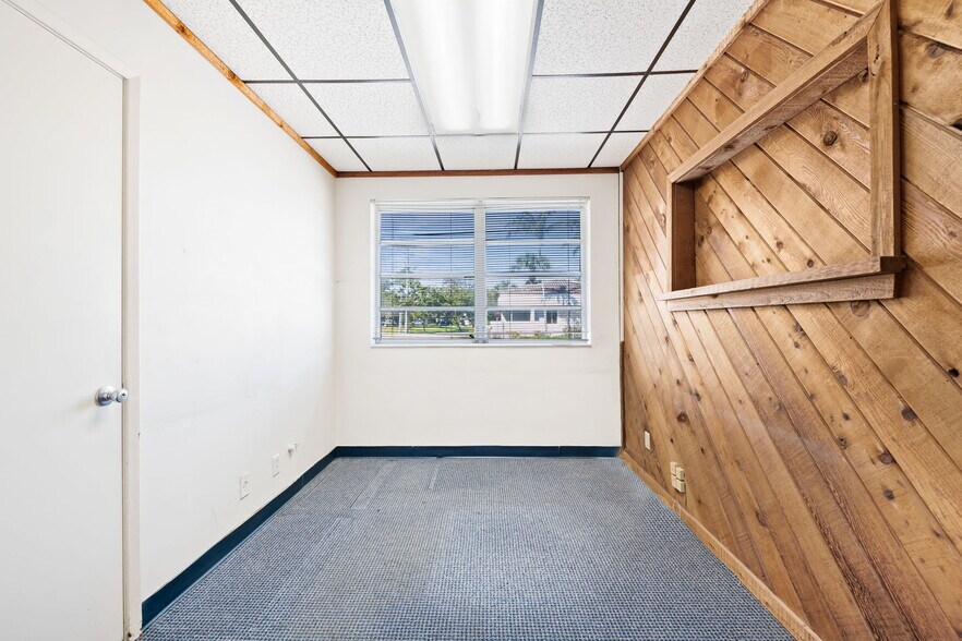 More Photos Of 1130 Bayview Dr, Fort Lauderdale Medical For Lease