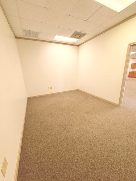 More Photos Of 14640 S FM 2790 W, Lytle Warehouse For Lease