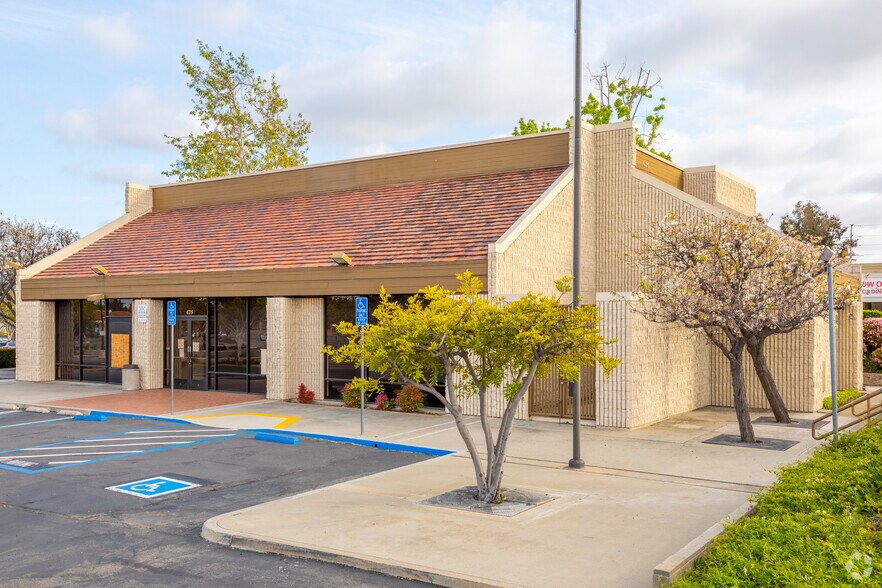 More Photos Of 675 S Rancho Santa Fe Rd, San Marcos Freestanding For Lease