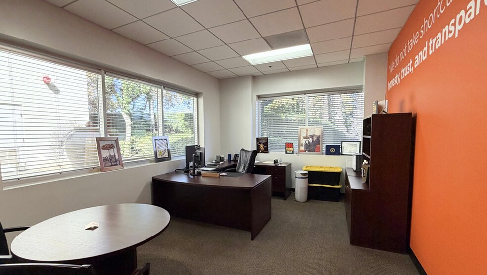 More Photos Of 716 Corporate Center Dr, Pomona Office For Lease