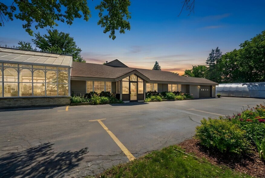 More Photos Of 1126 E State St, Sycamore Storefront Retail Residential For Sale