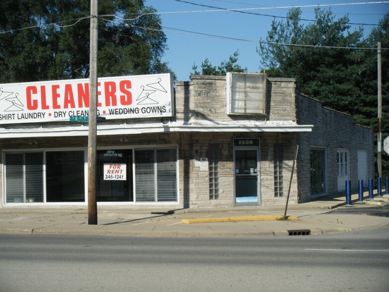 More Photos Of 1500-1532 N 8th St, Pekin General Retail For Lease