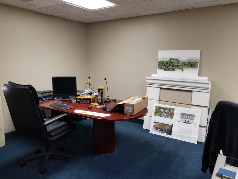 More Photos Of 35 Rockridge Rd, Englewood Warehouse For Sale