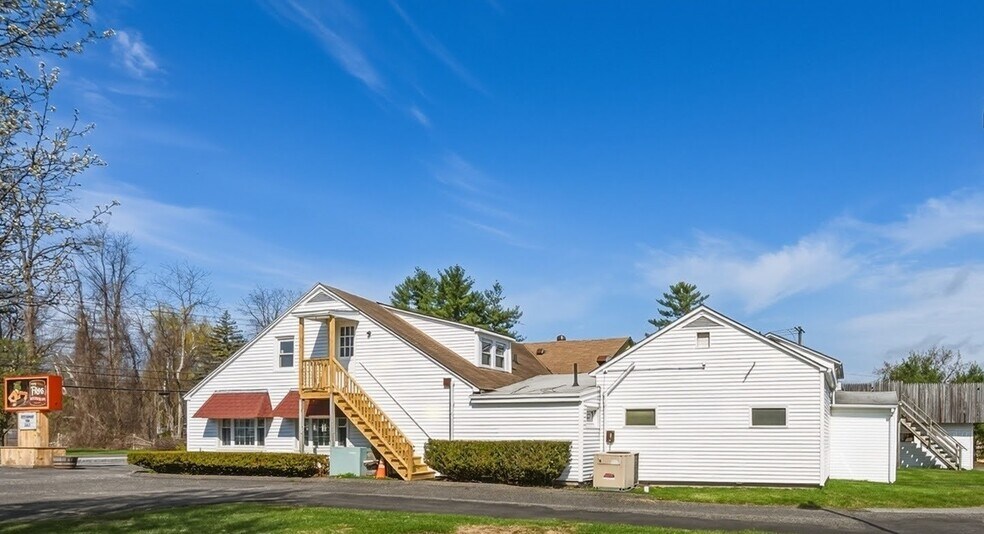 More Photos Of 650 N Main St, Sheffield Restaurant For Sale