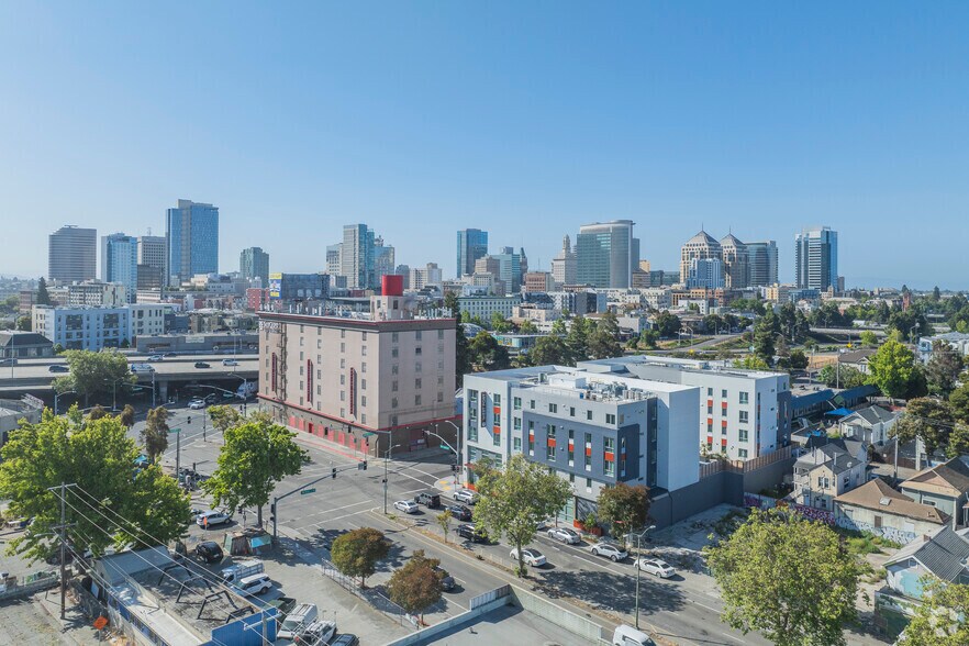 More Photos Of 775 W Grand Ave, Oakland Apartments For Lease