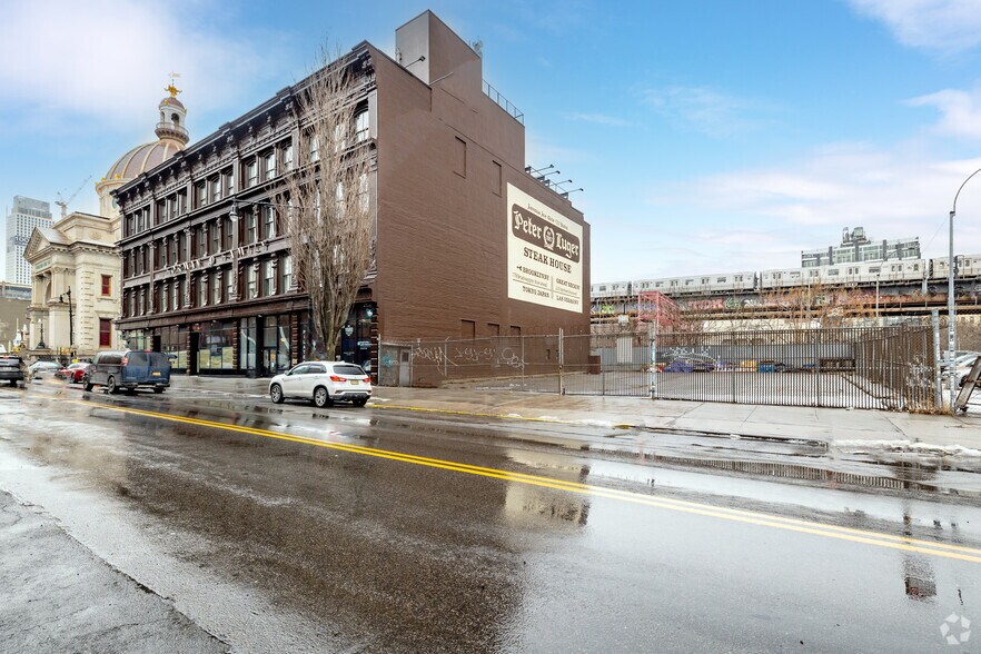 More Photos Of 183-195 Broadway, Brooklyn Office For Lease