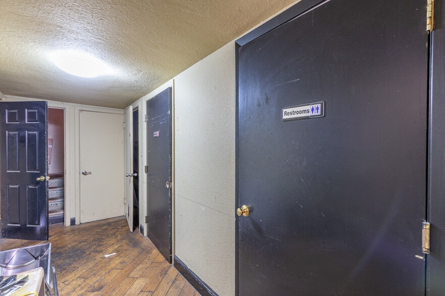 More Photos Of 835-837 Texas St, Fairfield Storefront For Sale