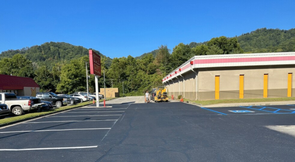 More Photos Of 1548 S US Highway 421, Harlan General Retail For Sale