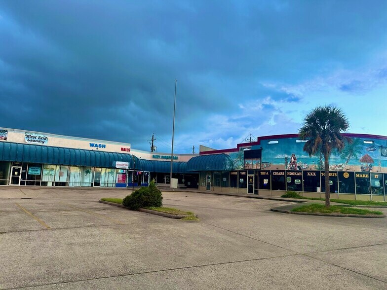 More Photos Of 3802 Cove View Blvd, Galveston Convenience Store For Sale