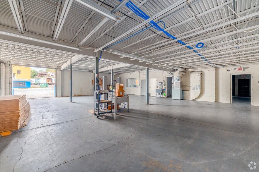 More Photos Of 630 Maryland Ave, Charleston Warehouse For Lease