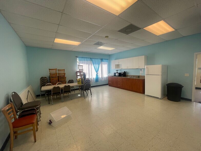 More Photos Of 713 NW Buck Hendry Way, Stuart Religious Facility For Lease