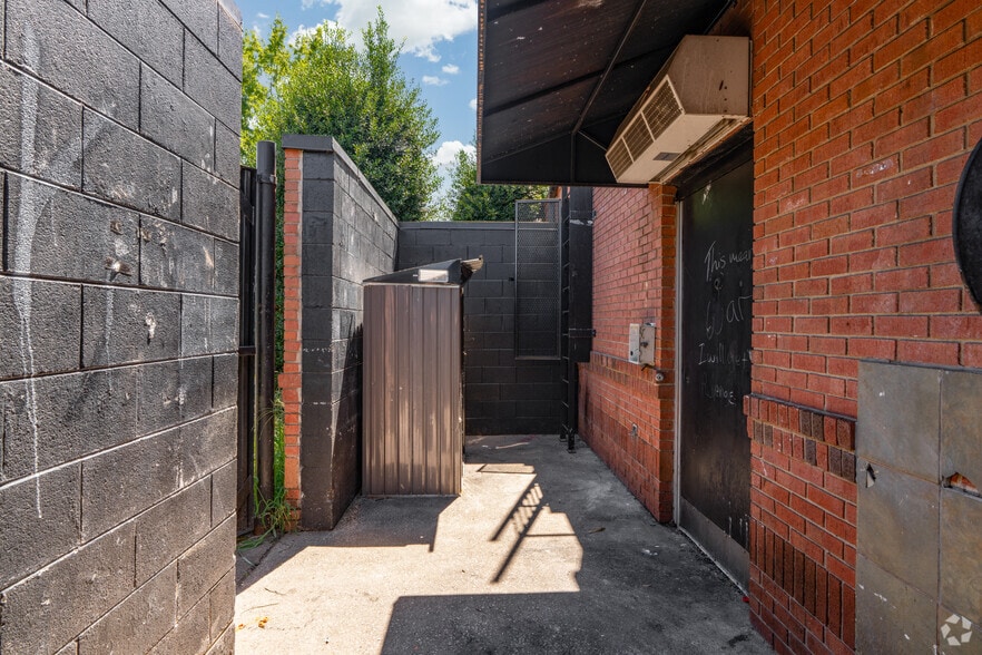 More Photos Of 1930 Sardis Rd N, Charlotte Fast Food For Sale