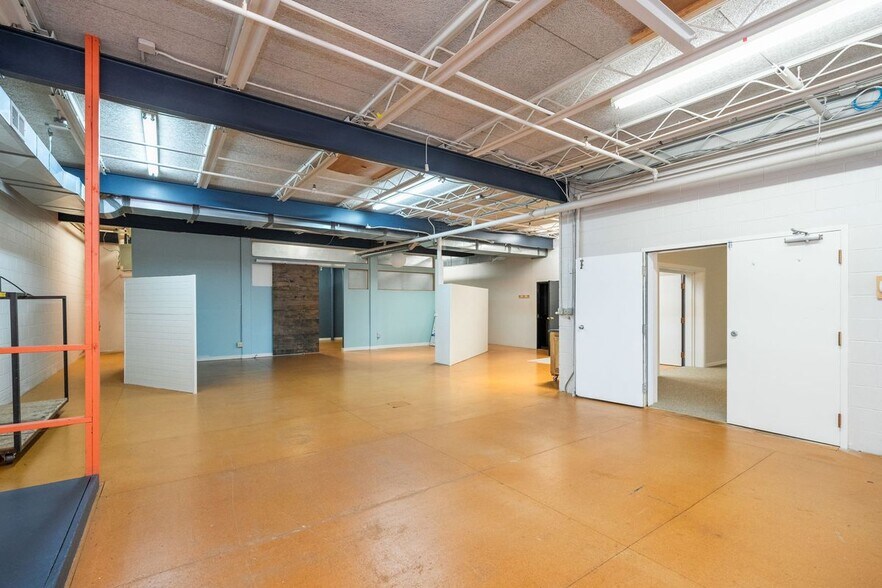 More Photos Of 1320 E Washington St, Louisville Light Manufacturing For Sale