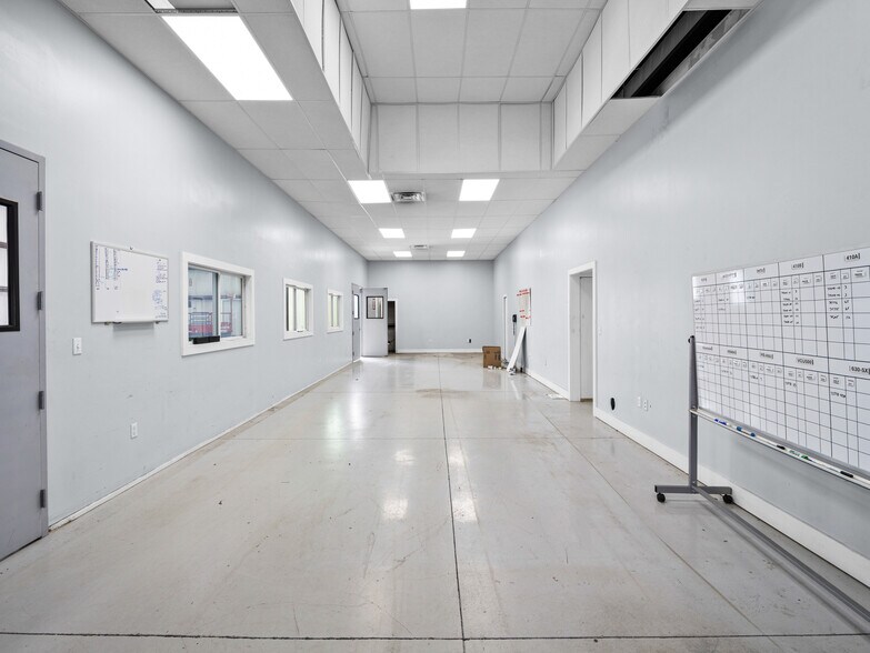 More Photos Of 716 Columbus Ave, Melbourne Manufacturing For Lease