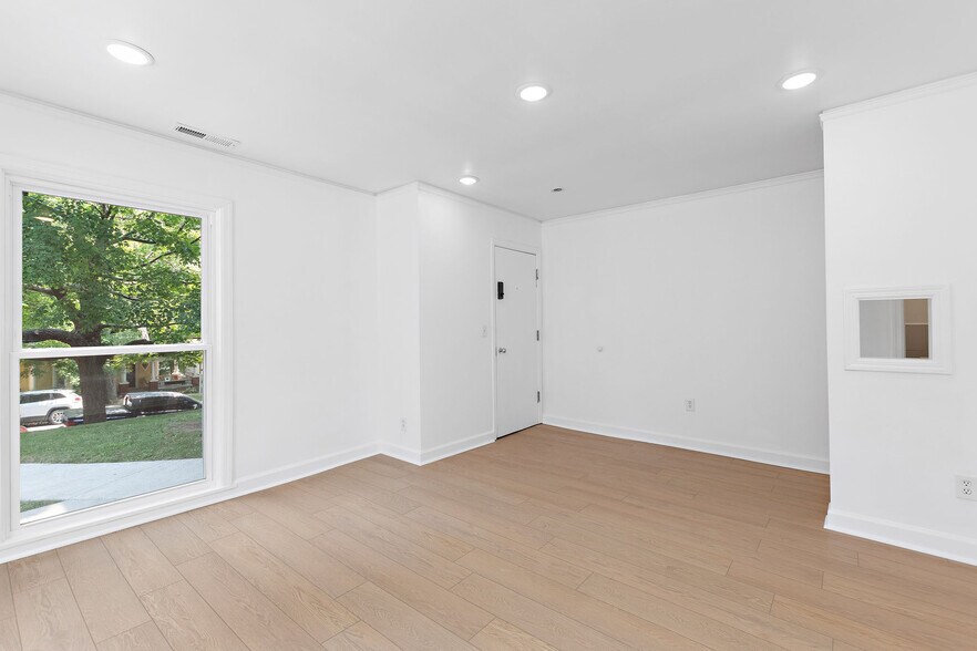 More Photos Of 306 Main St, Parkville Apartments For Sale