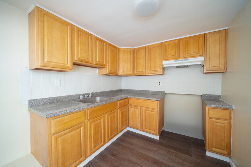 More Photos Of 100-108 35th St, Union City Apartments For Sale
