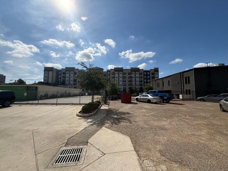 More Photos Of , Houston Office For Sale