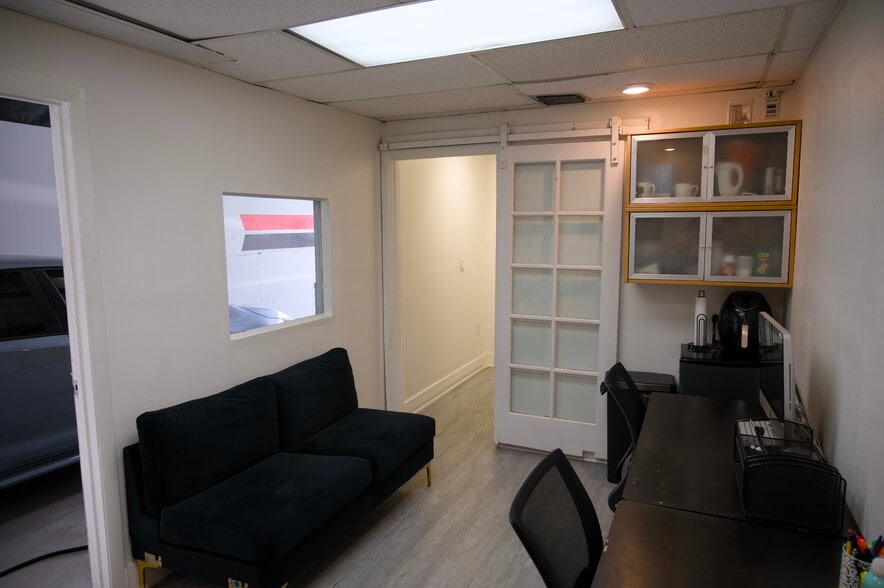 More Photos Of 7215 NW 41st St, Miami Warehouse For Sale