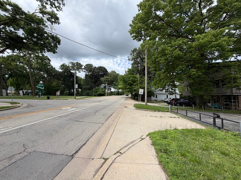 More Photos Of 210-214 Bridge St, Wilmington Auto Dealership For Lease